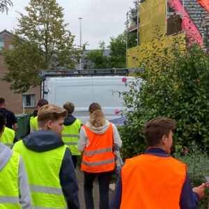 Wat gebeurt er allemaal bij ons op de bouwplaats? Dat lieten we een groep enthousiaste leerlingen in het echt zien.